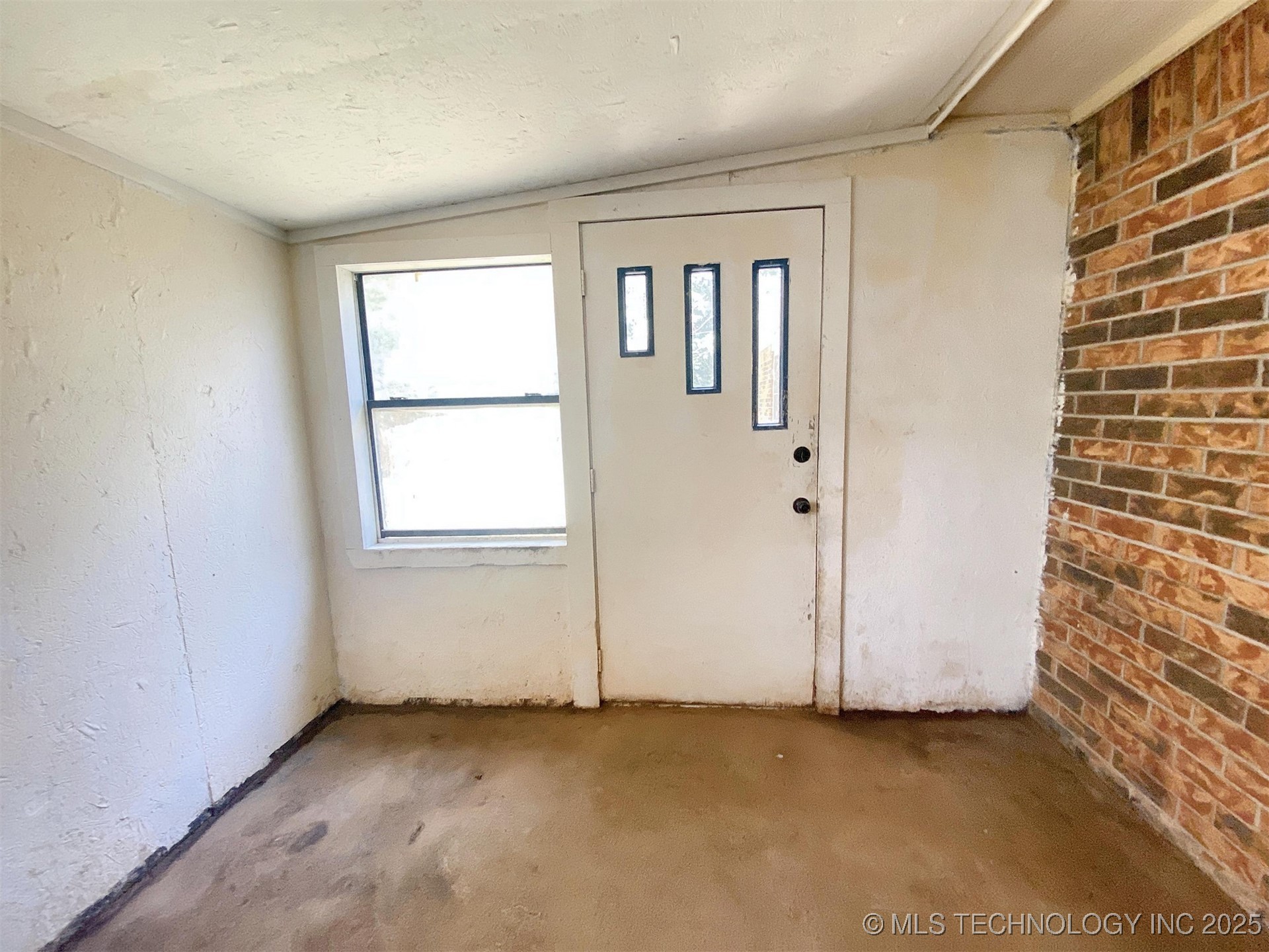 1648 Louise Street Property Photo 21