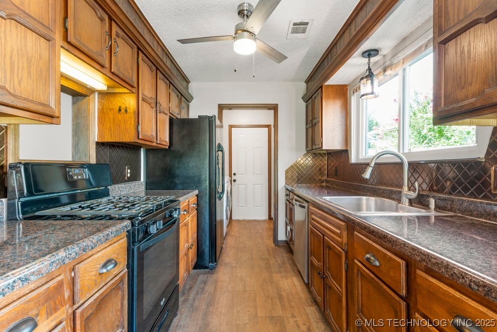 12007 E 88th Place N Property Photo 10