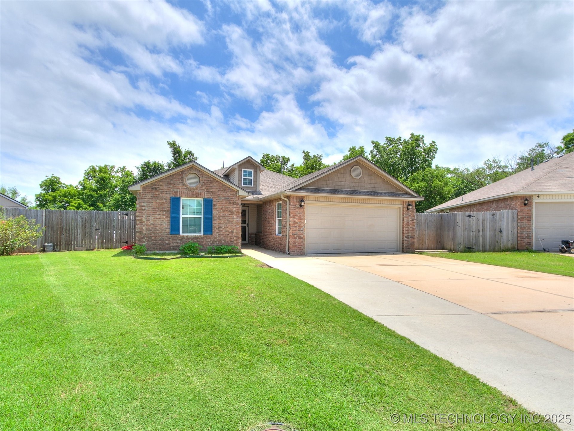 420 Ne 17th Place Property Photo 3