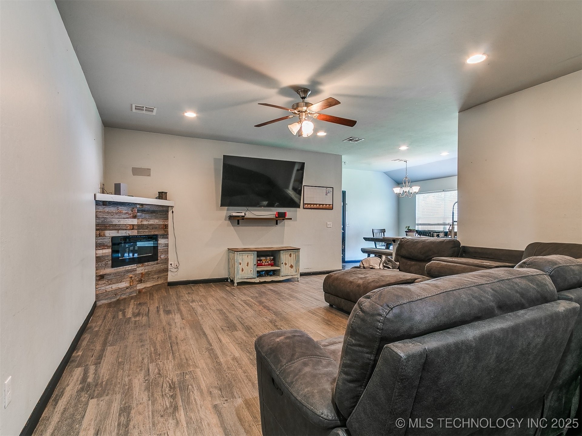 420 Ne 17th Place Property Photo 20