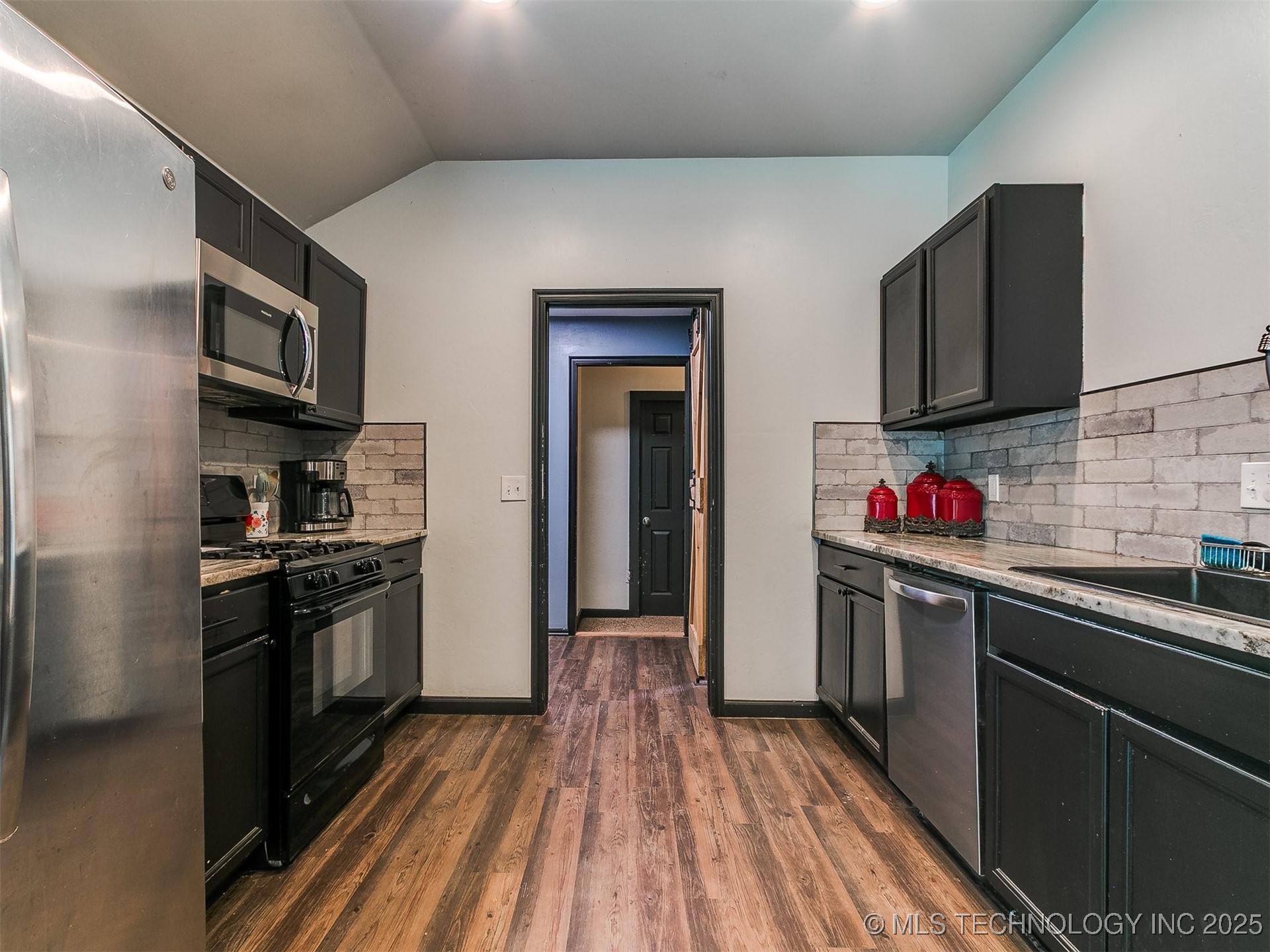 420 Ne 17th Place Property Photo 36