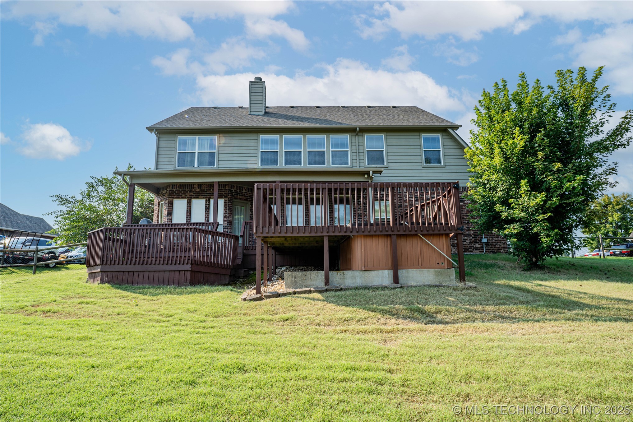 706 S Tallchief Avenue Property Photo 6