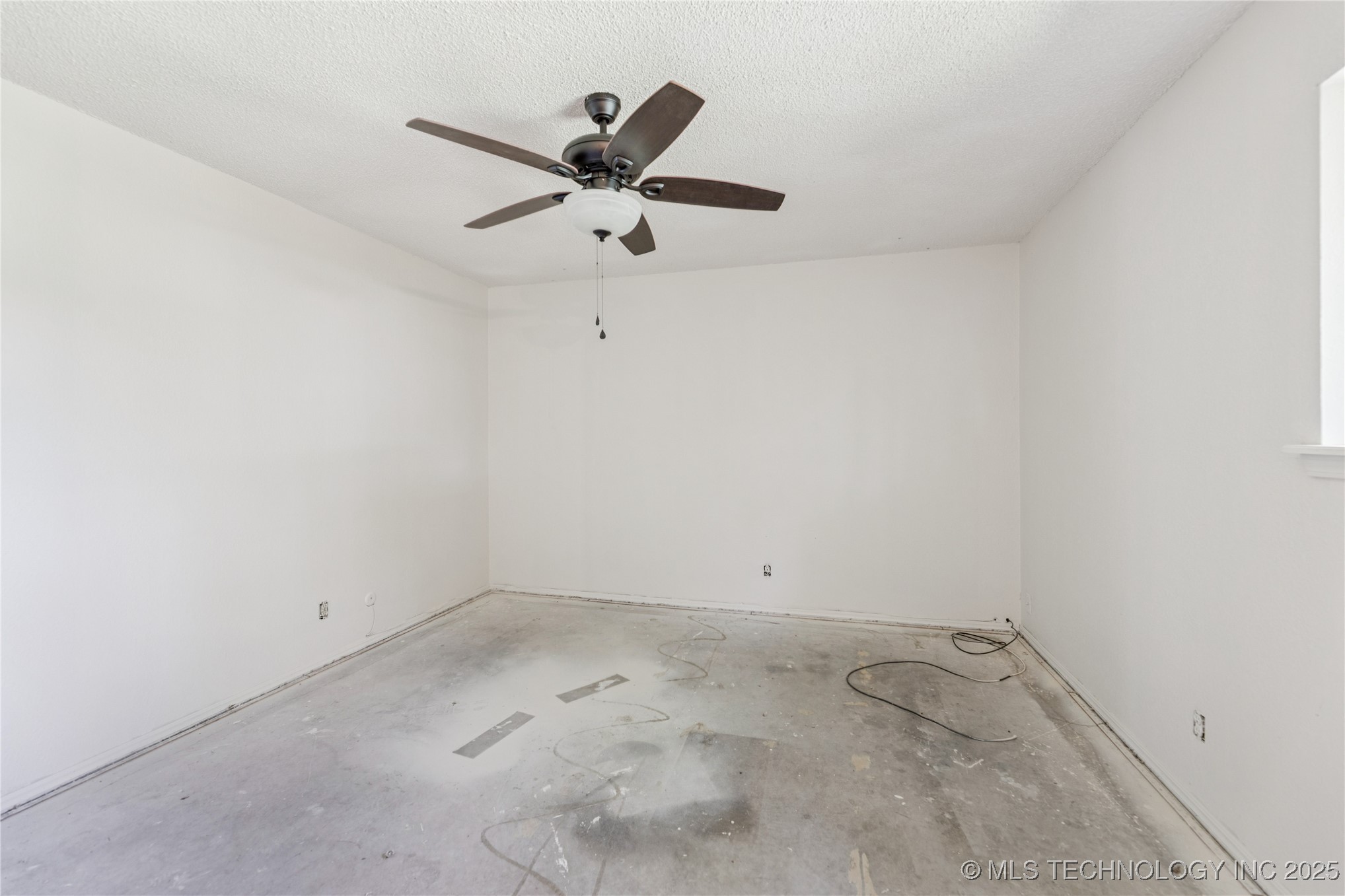 1122 S Division Street Property Photo 9