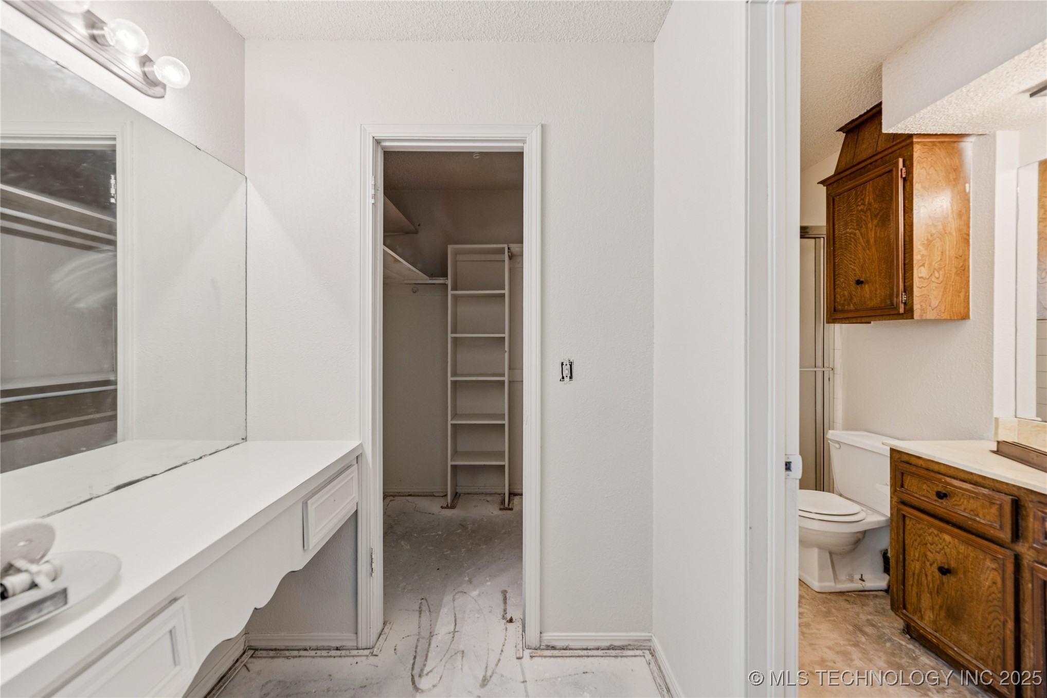 1122 S Division Street Property Photo 11