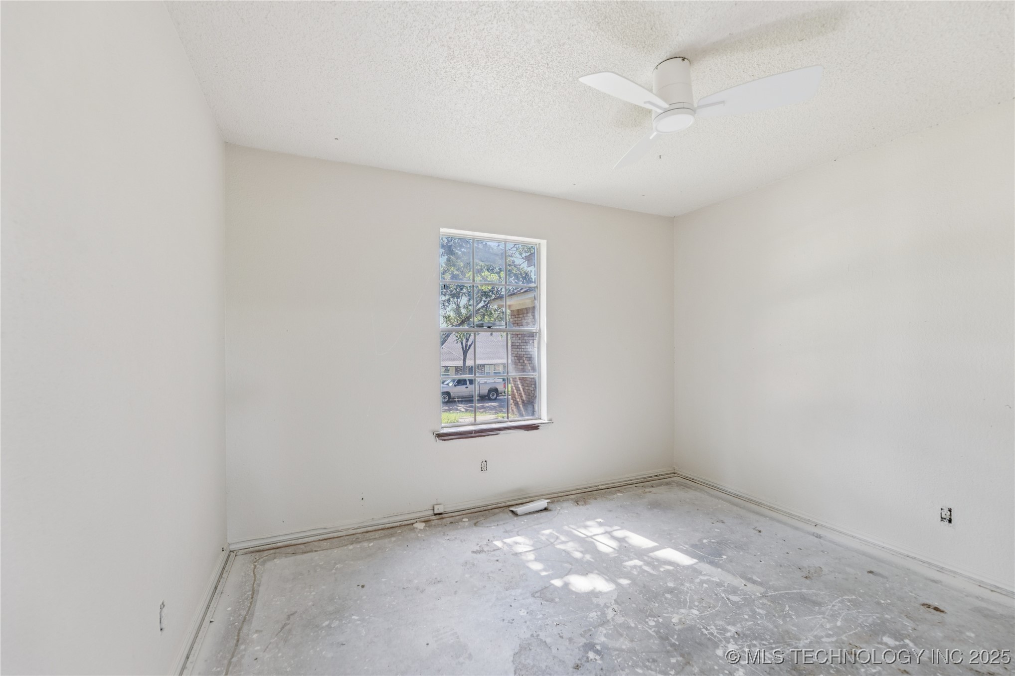 1122 S Division Street Property Photo 12