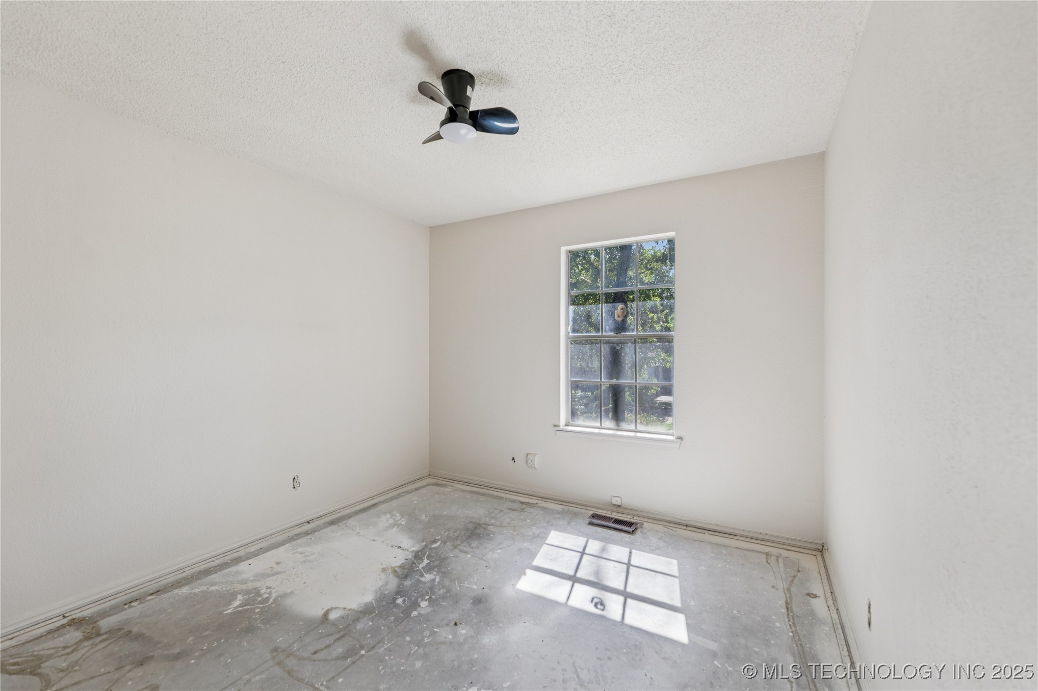 1122 S Division Street Property Photo 13