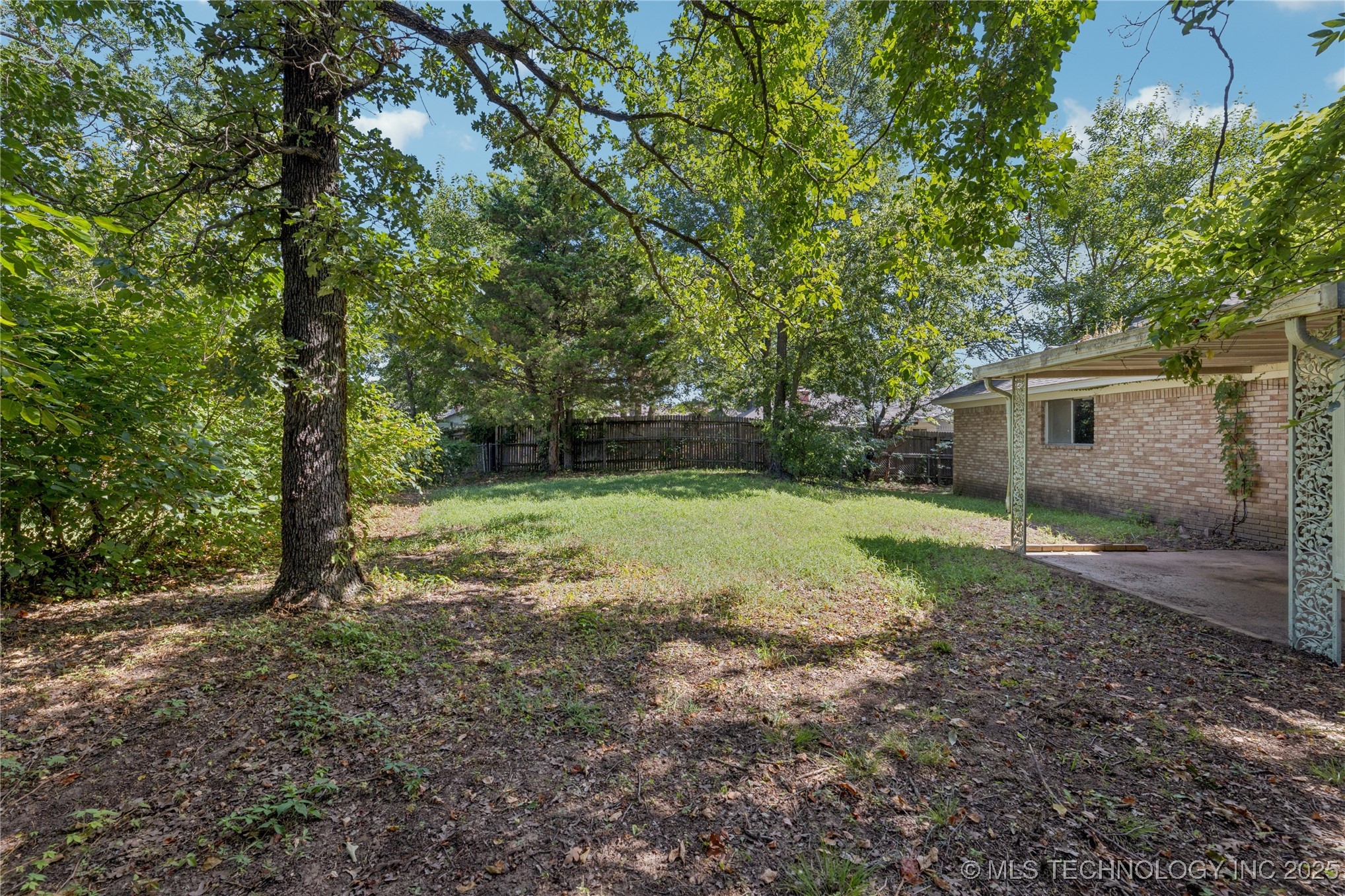 1122 S Division Street Property Photo 16