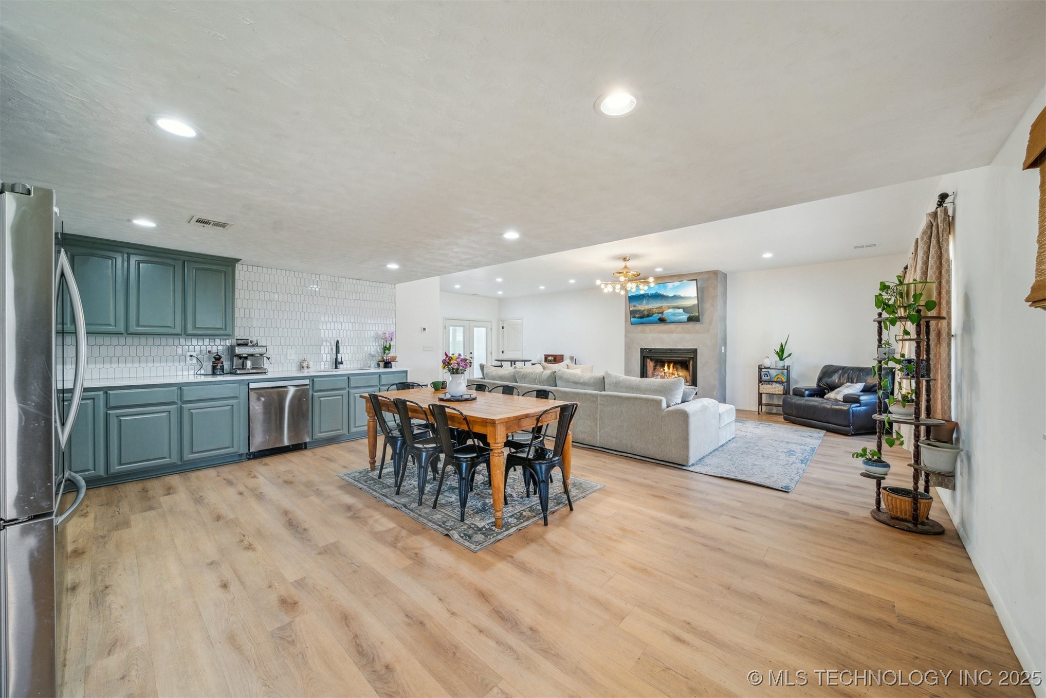 7482 N 439 Property Photo 4