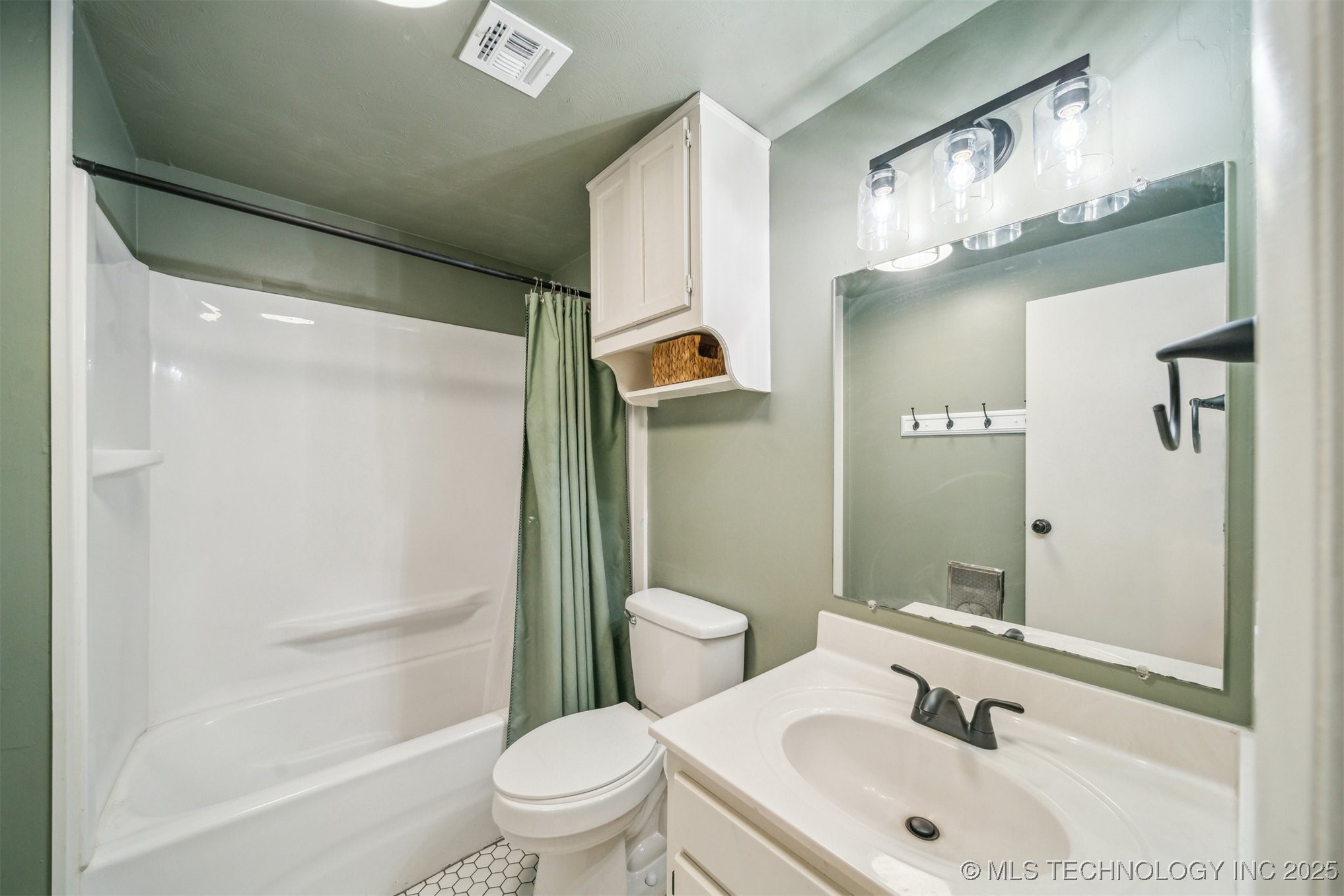 7482 N 439 Property Photo 13