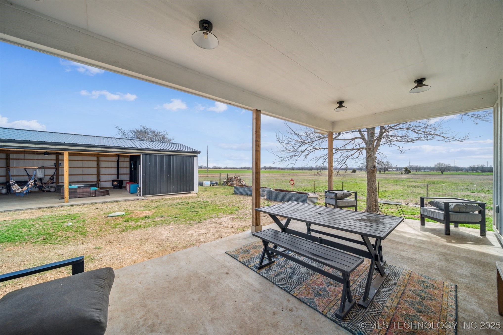 7482 N 439 Property Photo 16