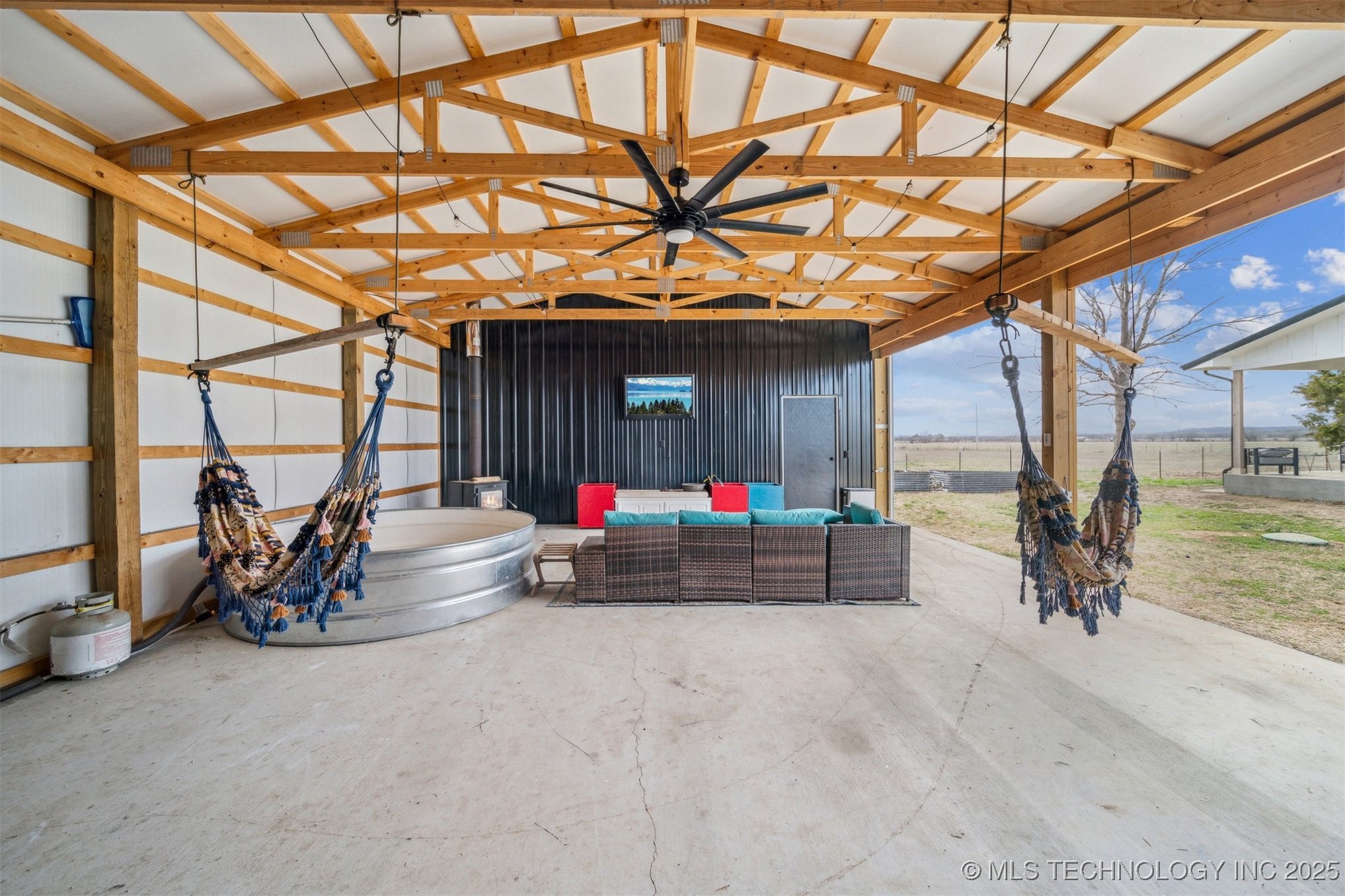 7482 N 439 Property Photo 17
