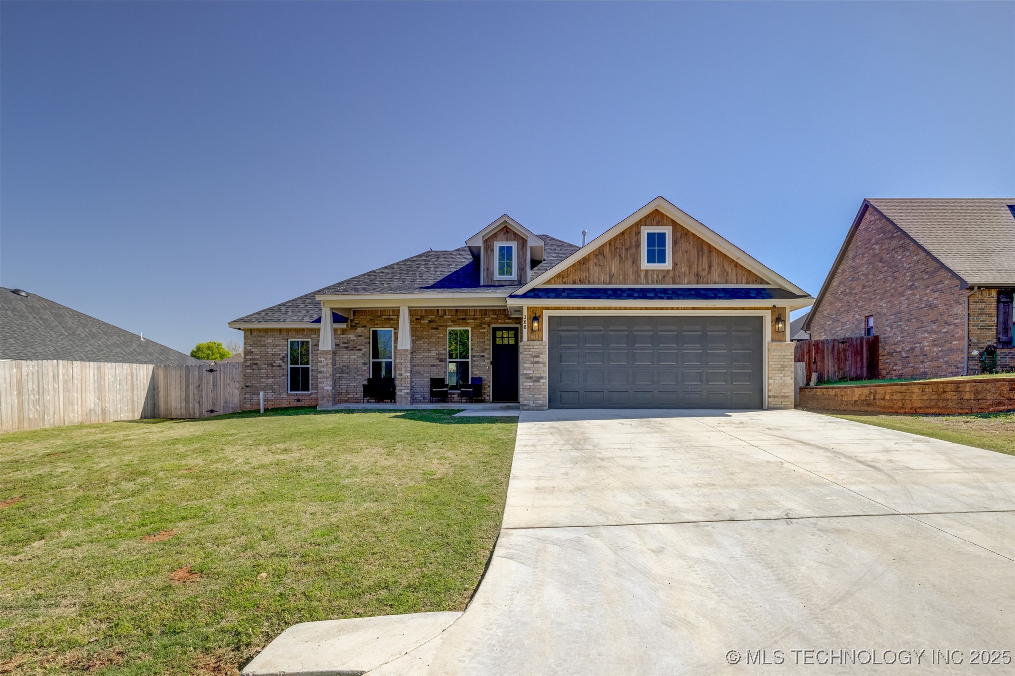 308 W Kerby Avenue Property Photo 4