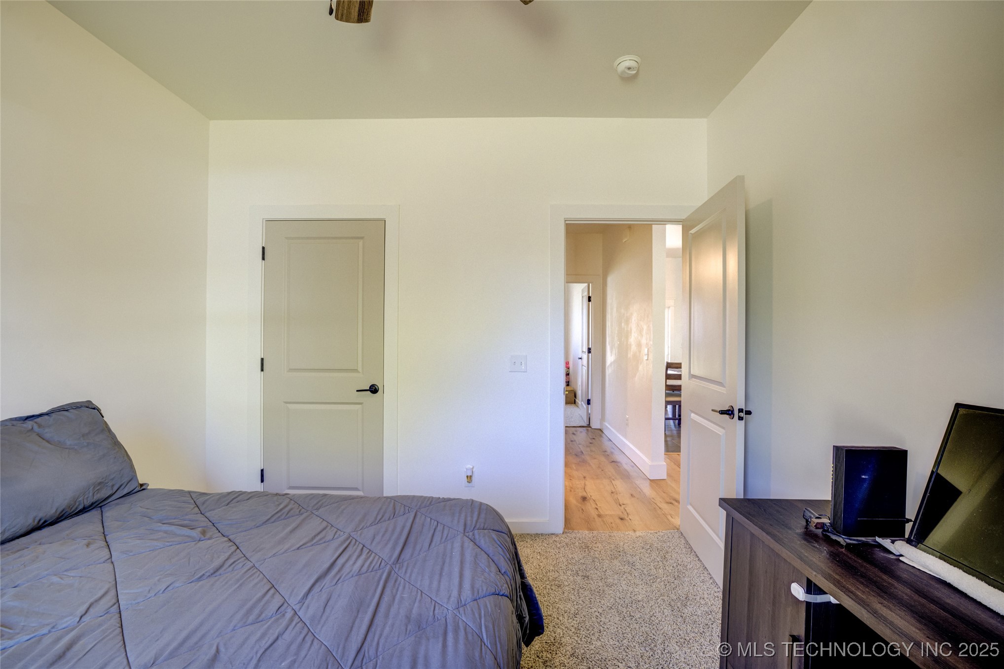 308 W Kerby Avenue Property Photo 16