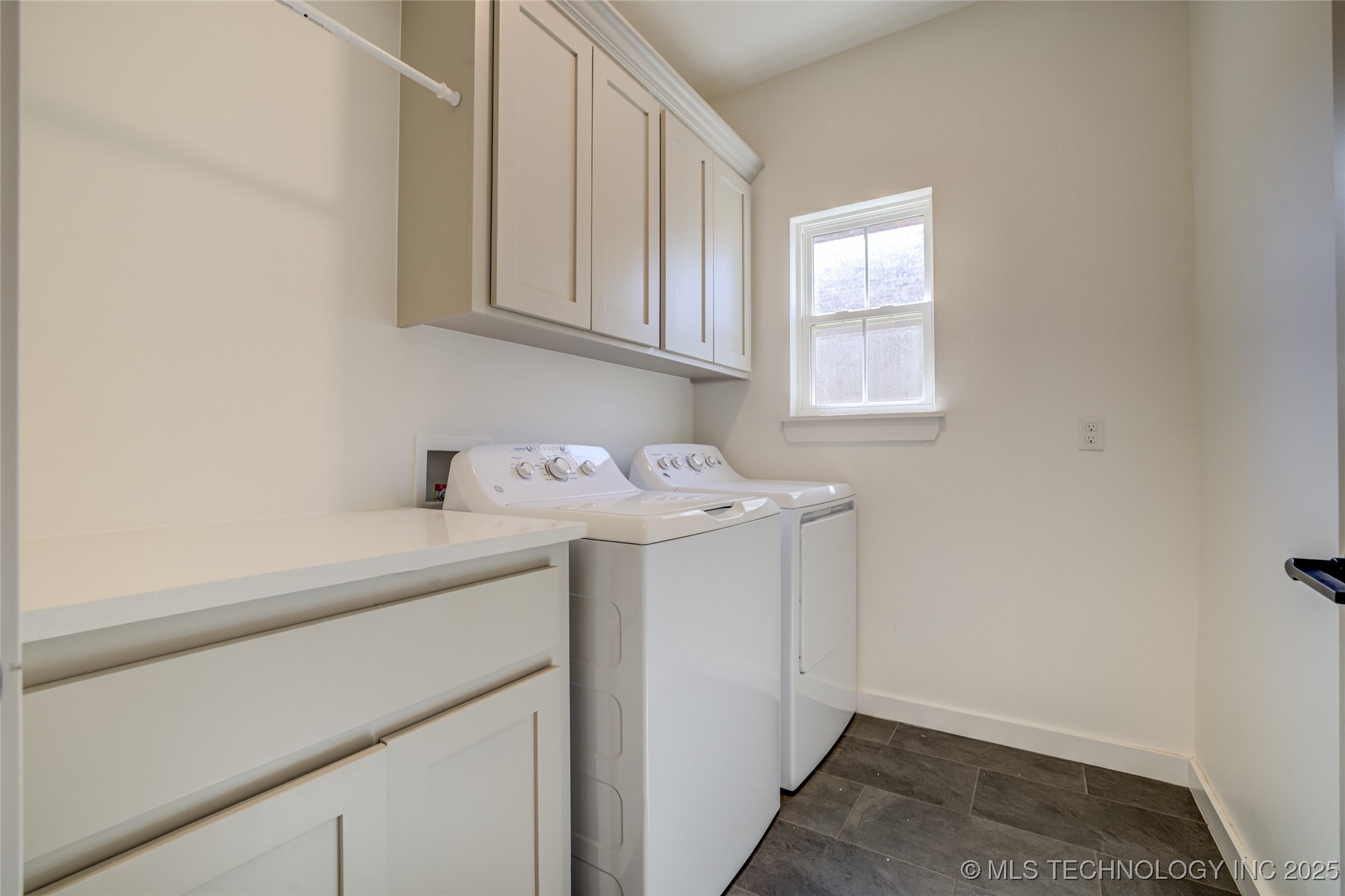 308 W Kerby Avenue Property Photo 31