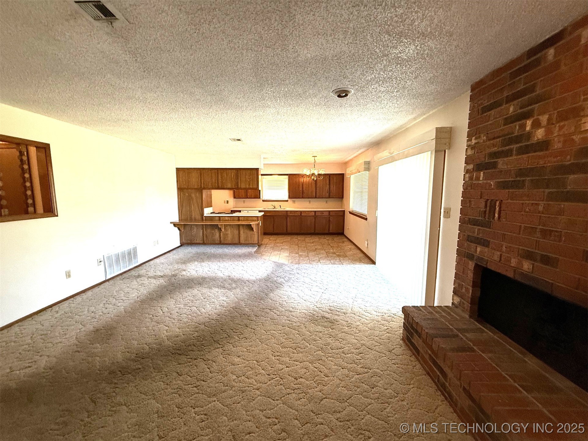 1511 Oakwood Drive Property Photo 3