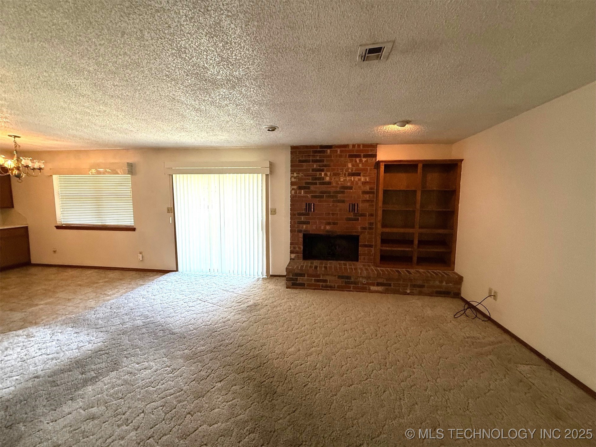 1511 Oakwood Drive Property Photo 4