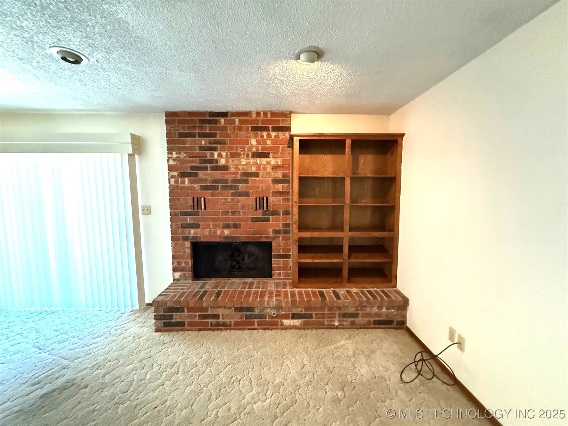 1511 Oakwood Drive Property Photo 5