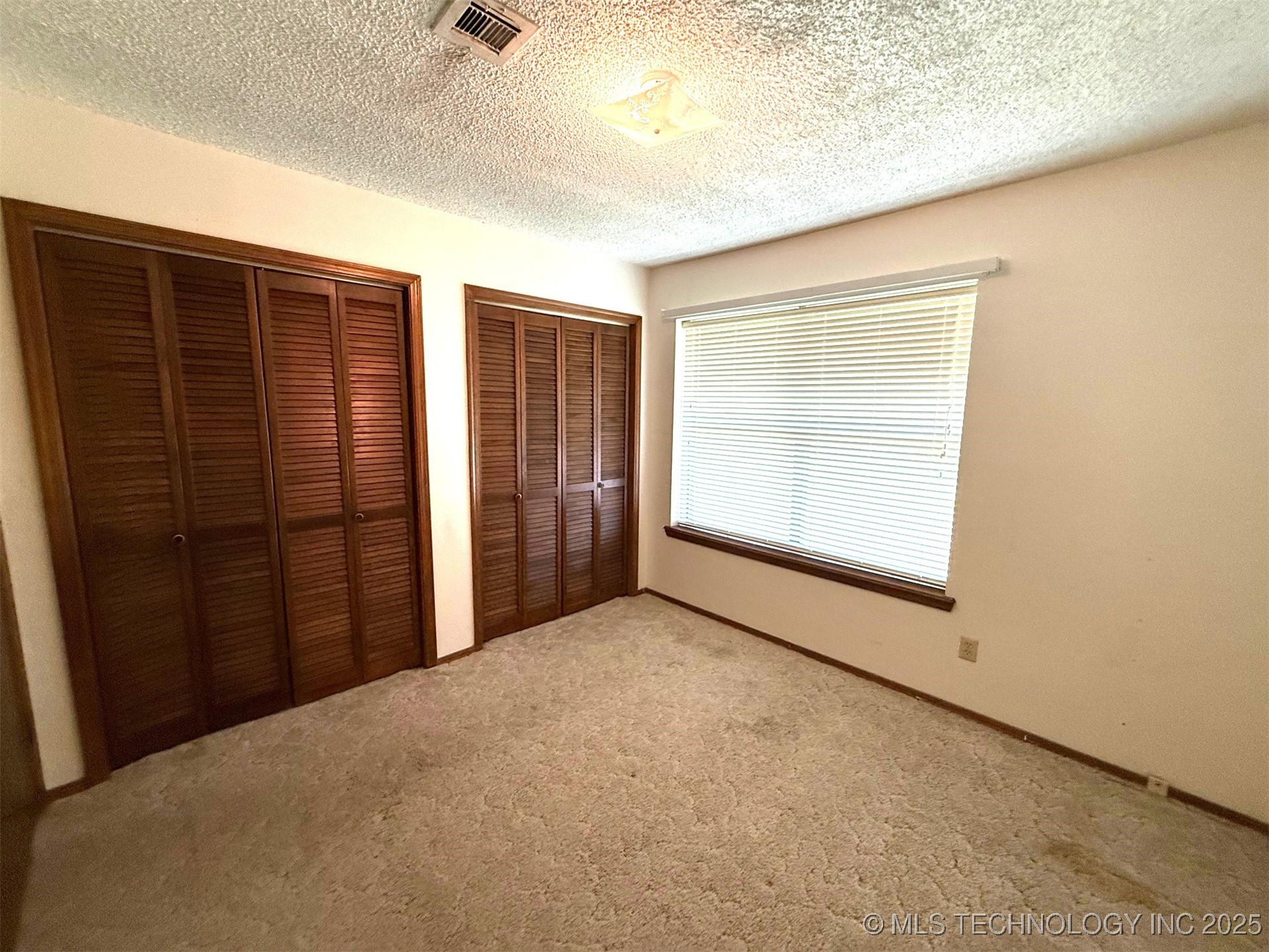 1511 Oakwood Drive Property Photo 11