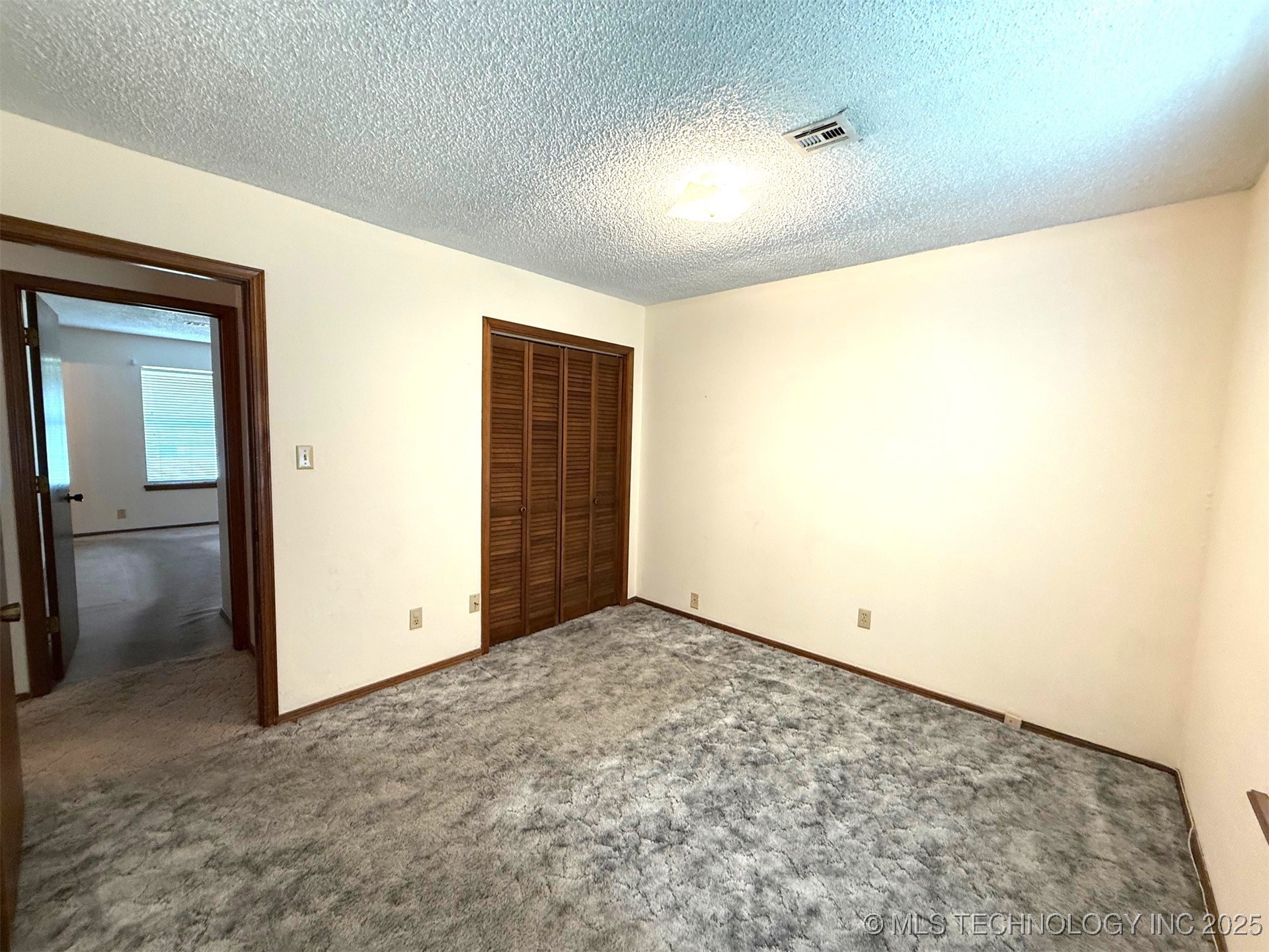 1511 Oakwood Drive Property Photo 13