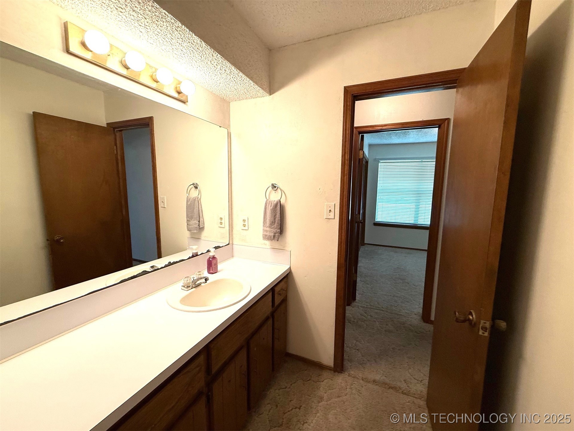 1511 Oakwood Drive Property Photo 15