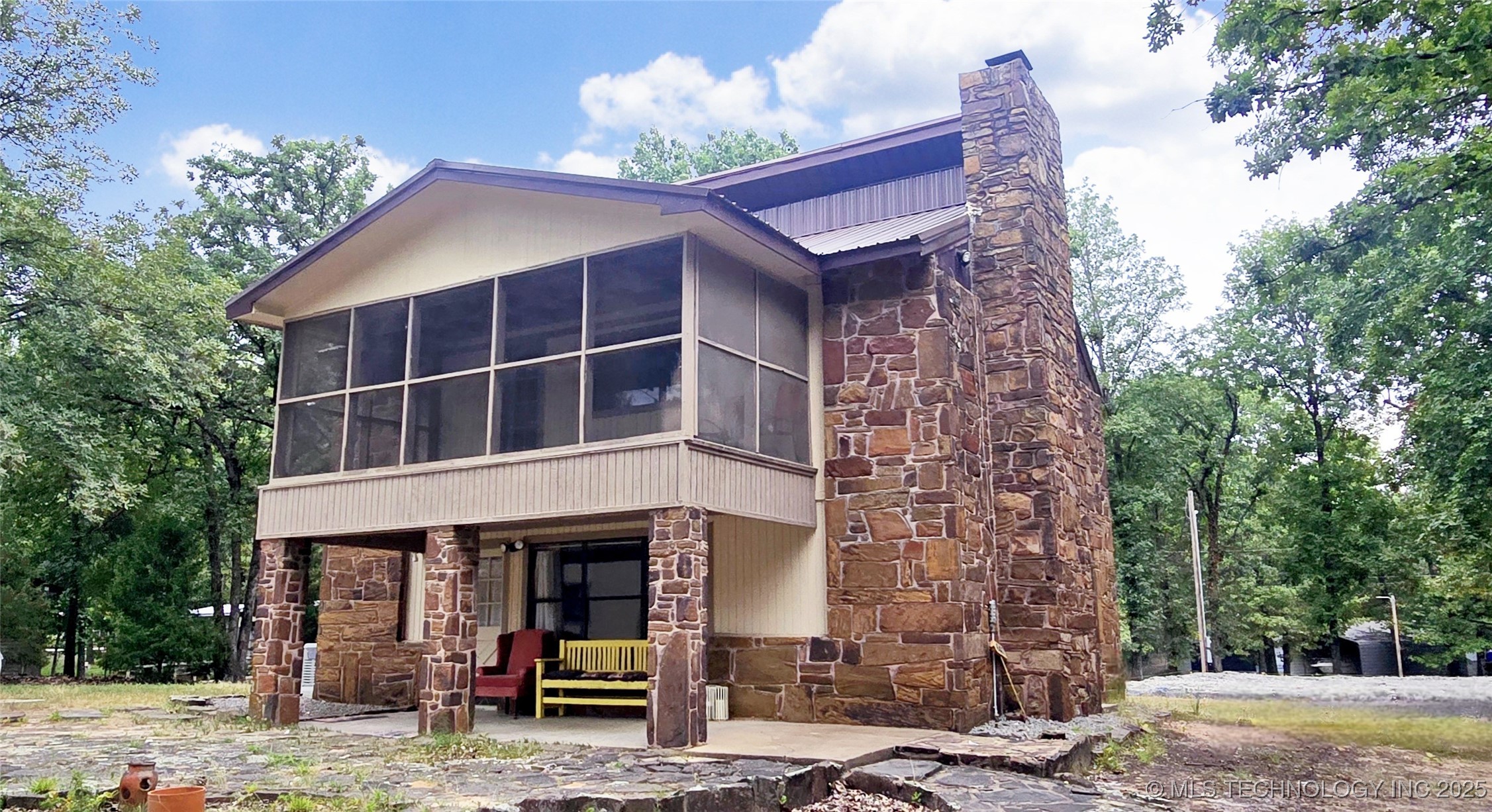 424877 E 1169 Road Property Photo 1