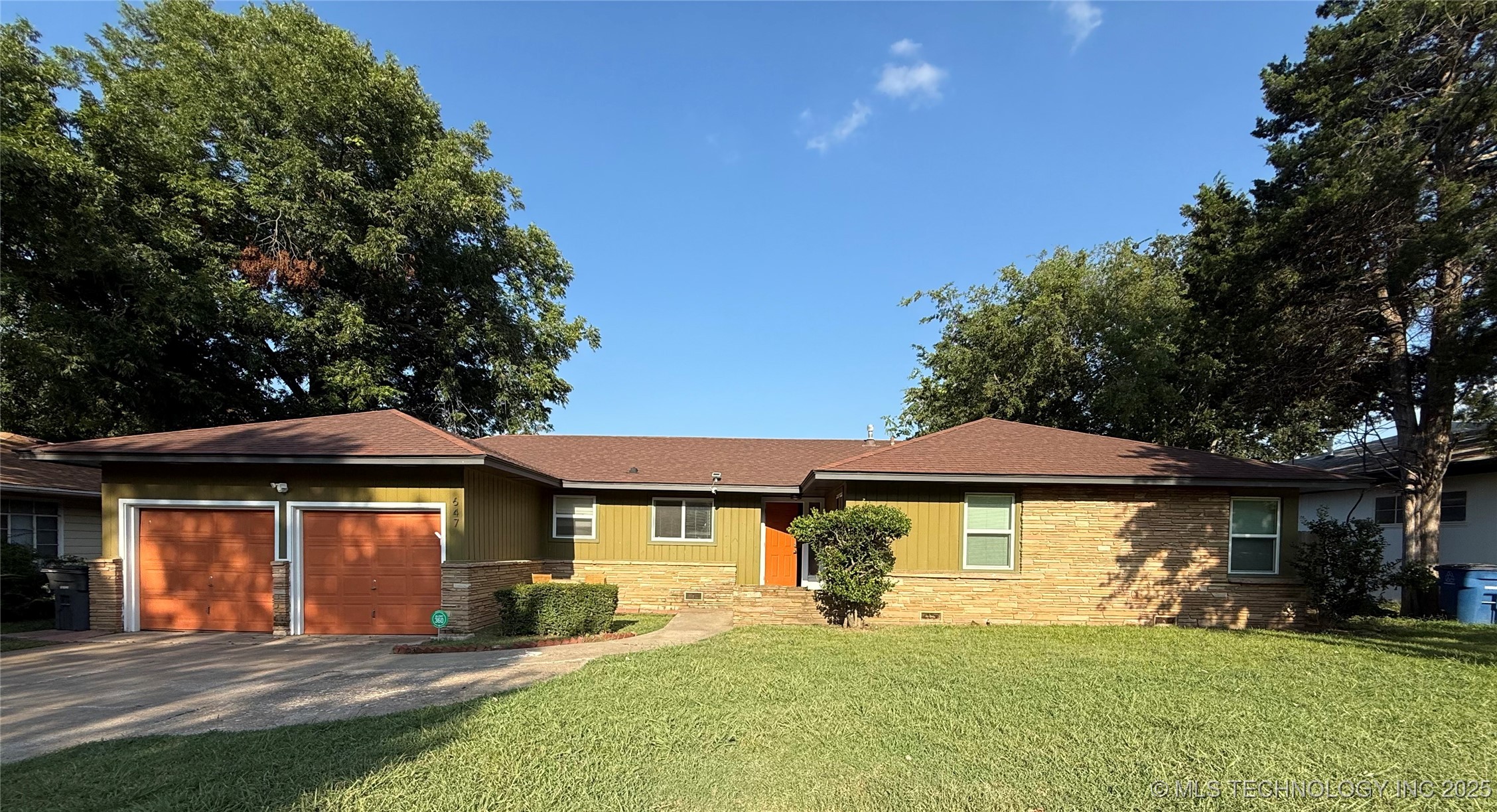 647 N Union Place Property Photo 1