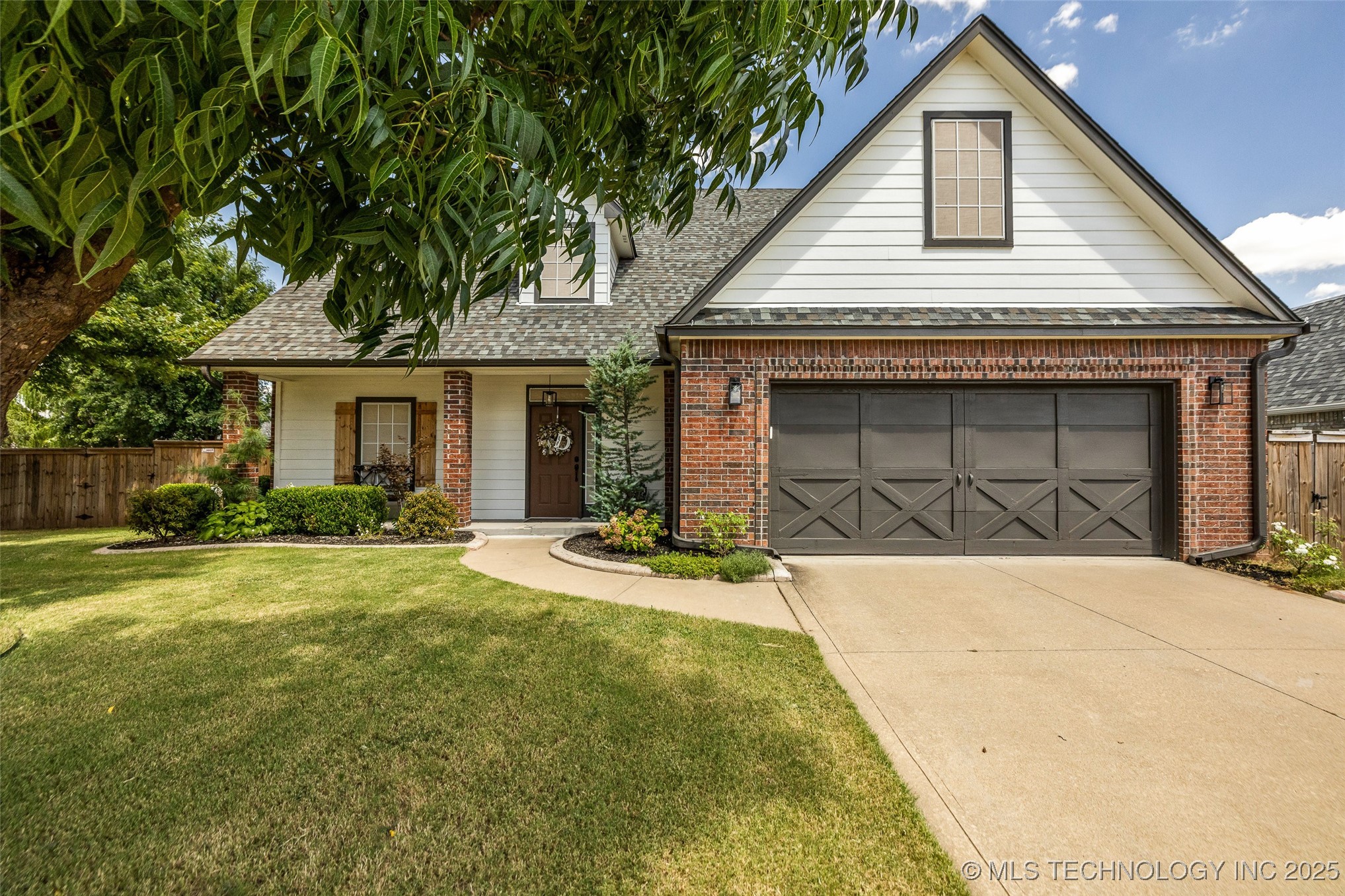 11515 S Mulberry Court Property Photo 1