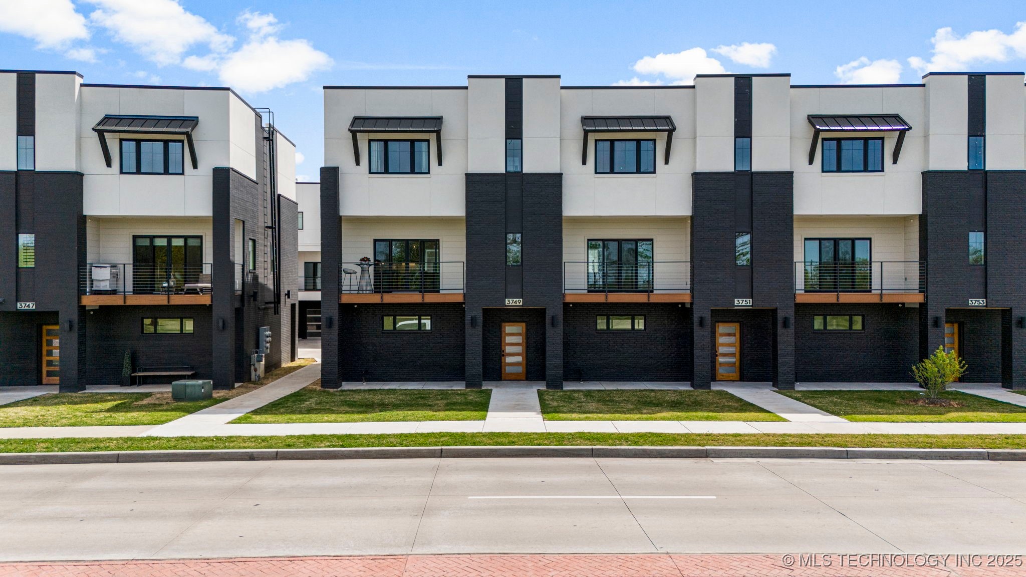 3777 S Riverside Drive 3777 Property Photo 1