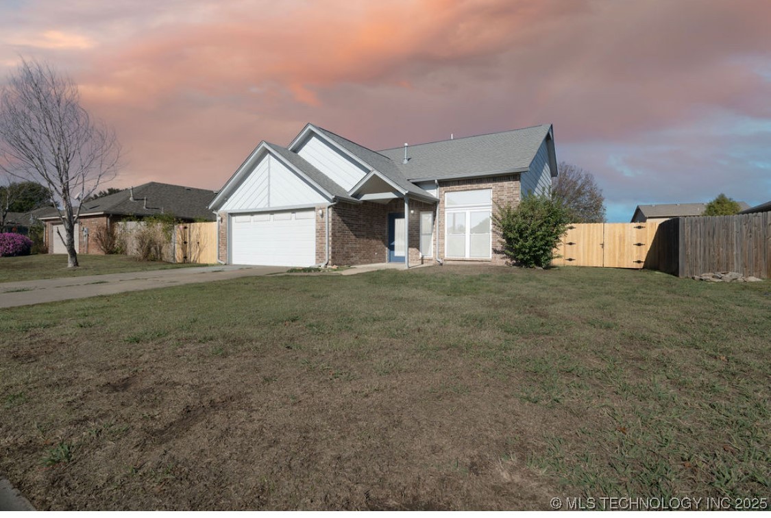 13147 E 129th Street N Property Photo 1