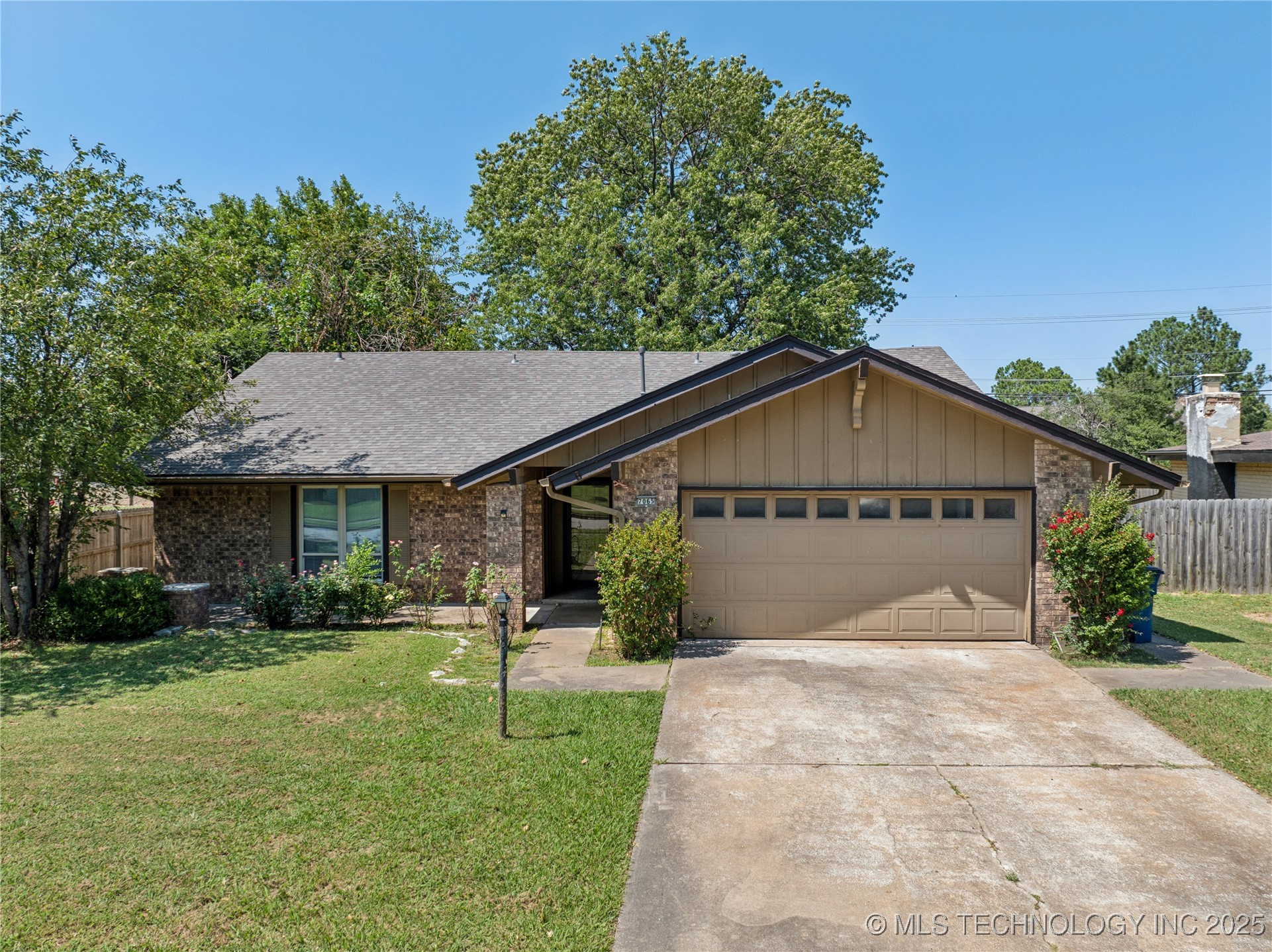 7065 E 52nd Street Property Photo 1