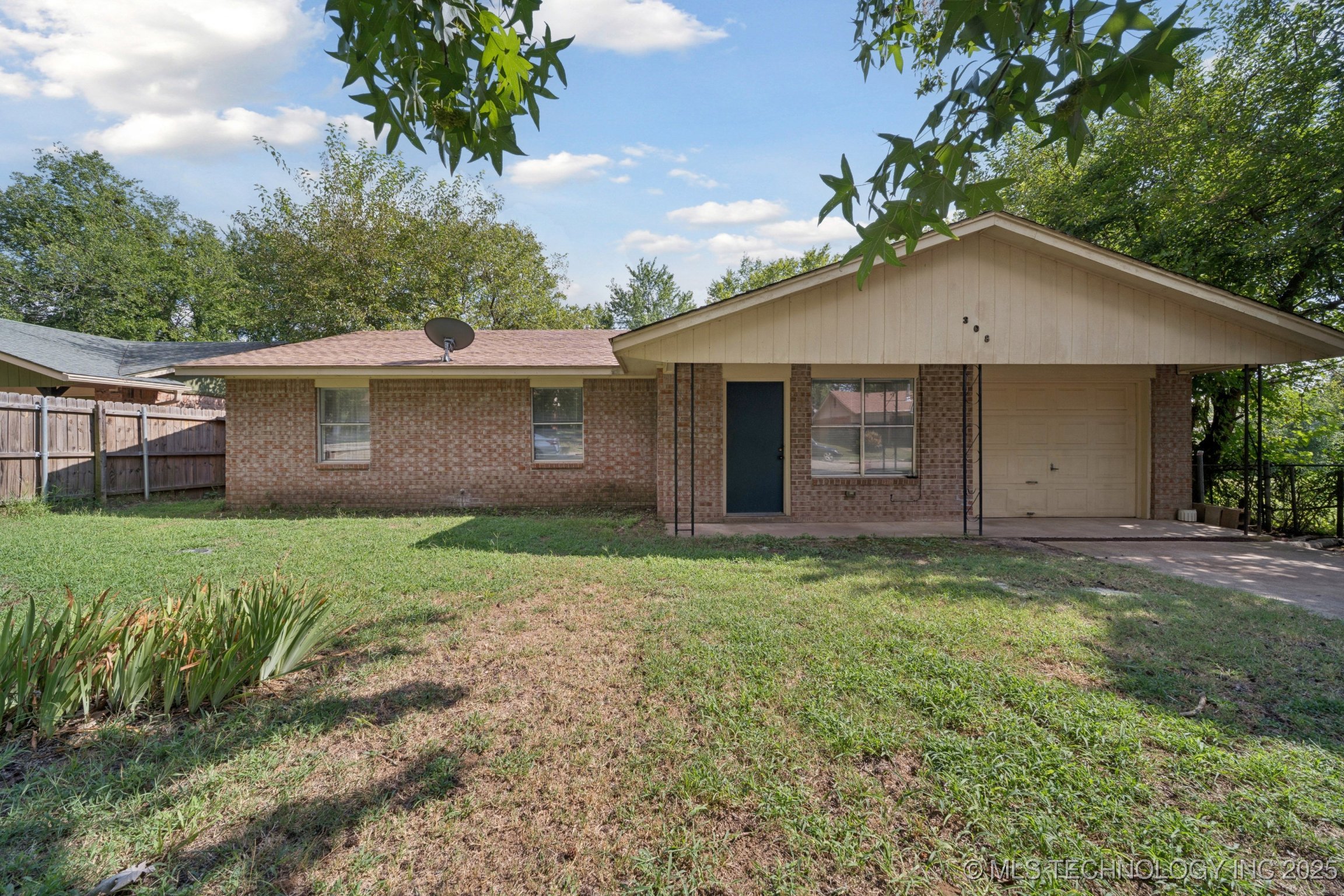 308 E Cloud Street Property Photo