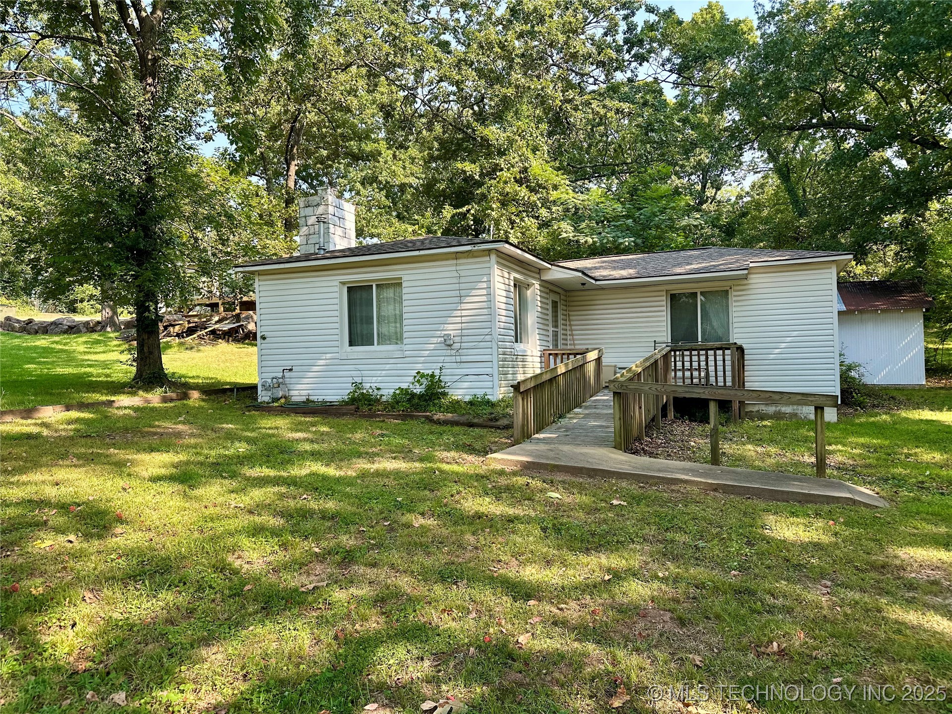 22588 E Carters Landing Road Property Photo 1