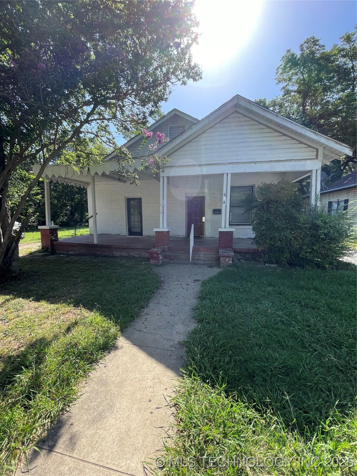 610 C Nw Property Photo 1