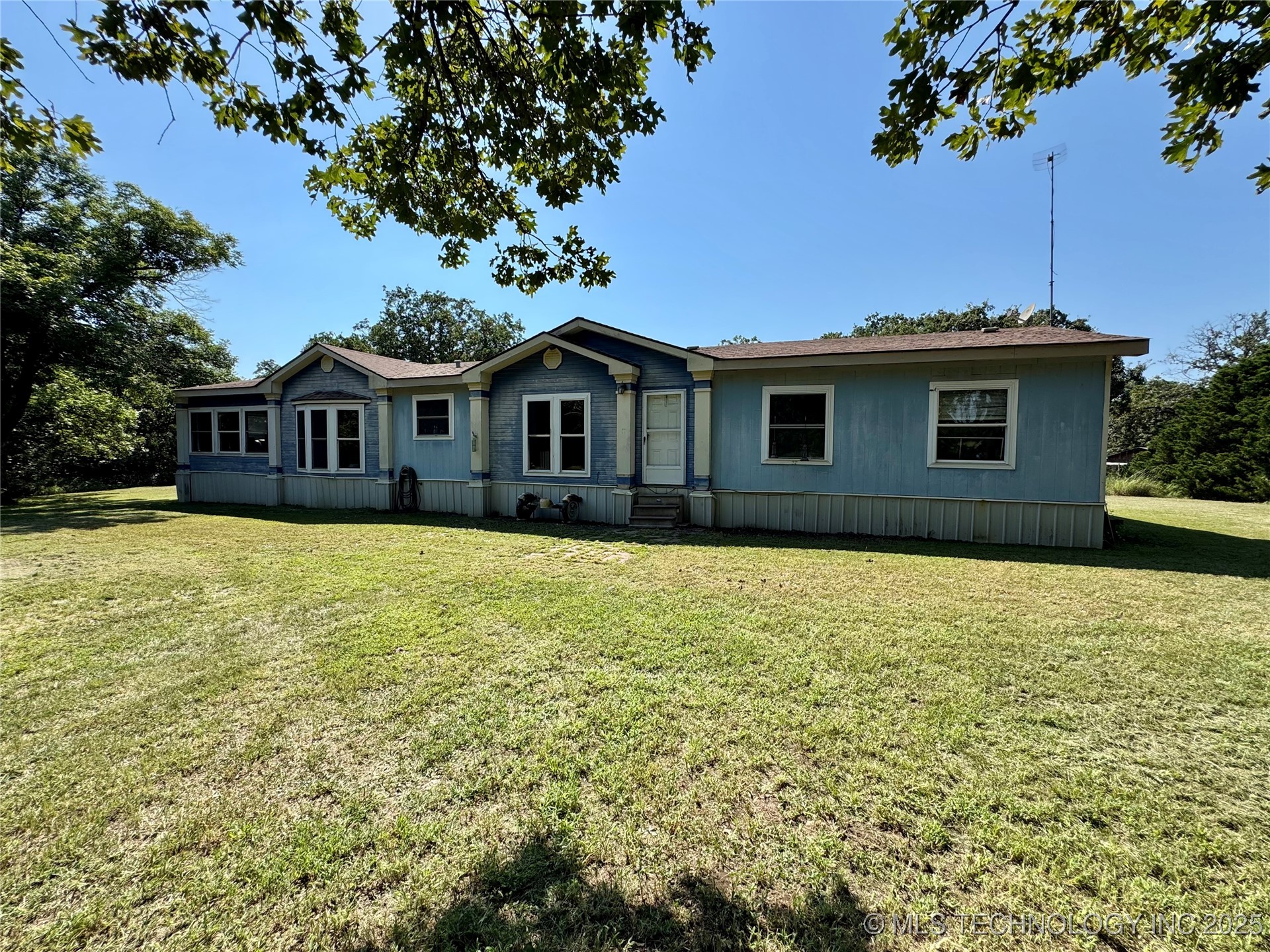 858 S Highway 99 Road Property Photo 1