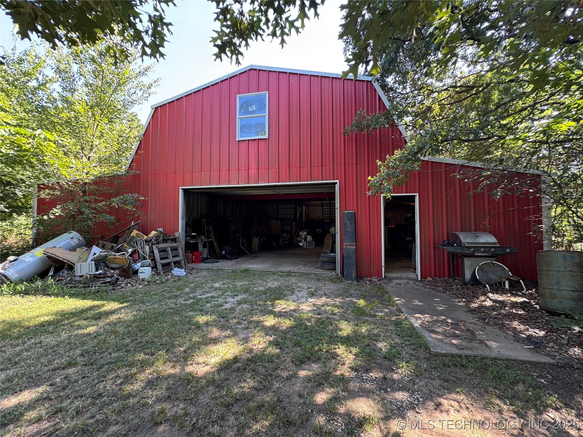 858 S Highway 99 Road Property Photo 3