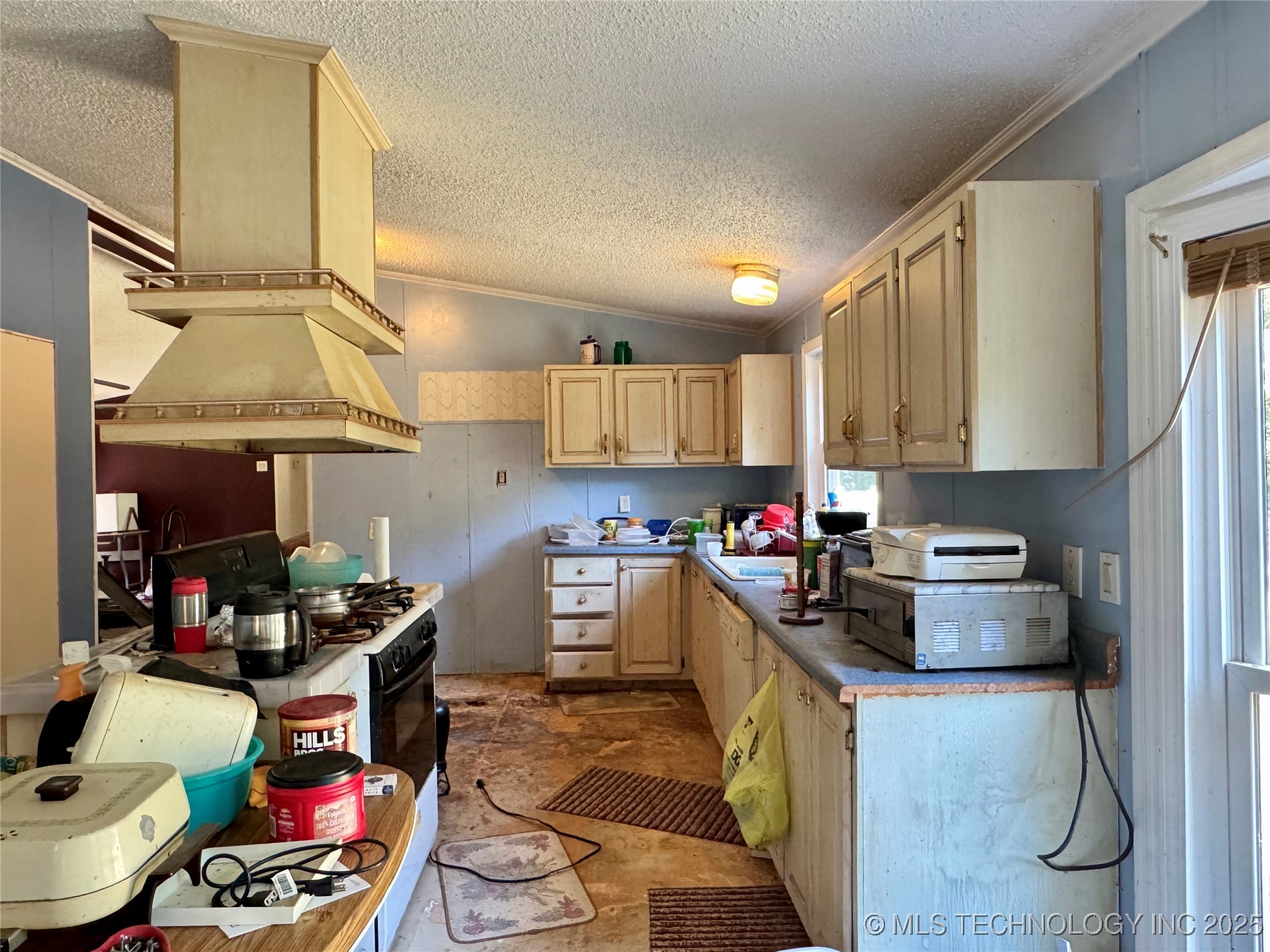 858 S Highway 99 Road Property Photo 13