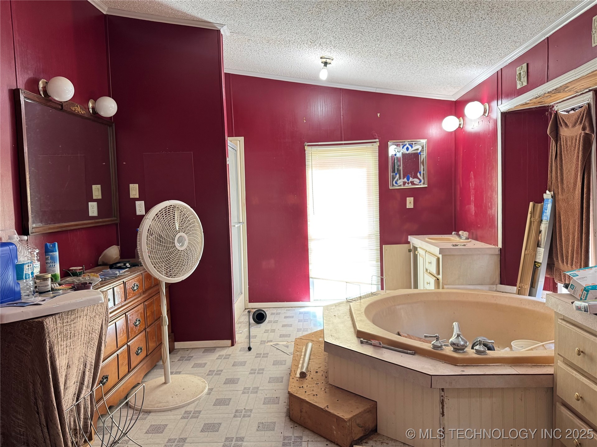 858 S Highway 99 Road Property Photo 17