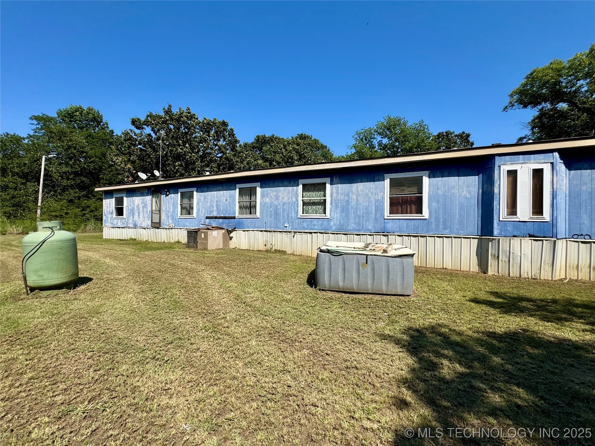 858 S Highway 99 Road Property Photo 27