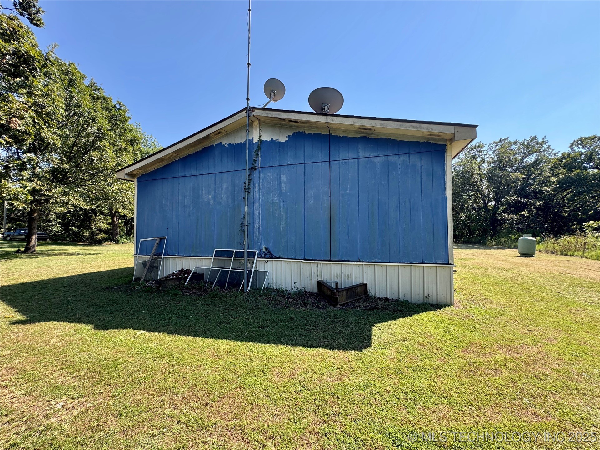 858 S Highway 99 Road Property Photo 30