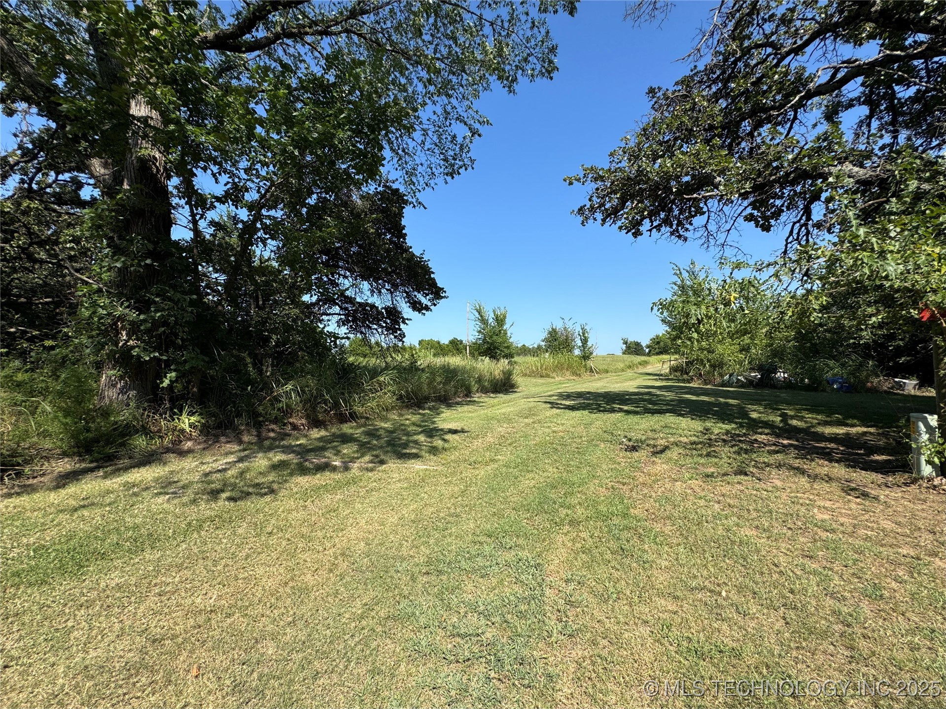 858 S Highway 99 Road Property Photo 37