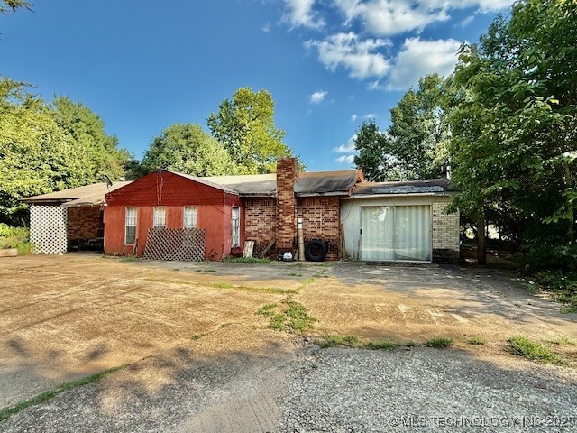 3546 E 2000 Property Photo 2
