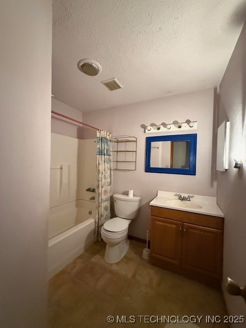 3546 E 2000 Property Photo 15