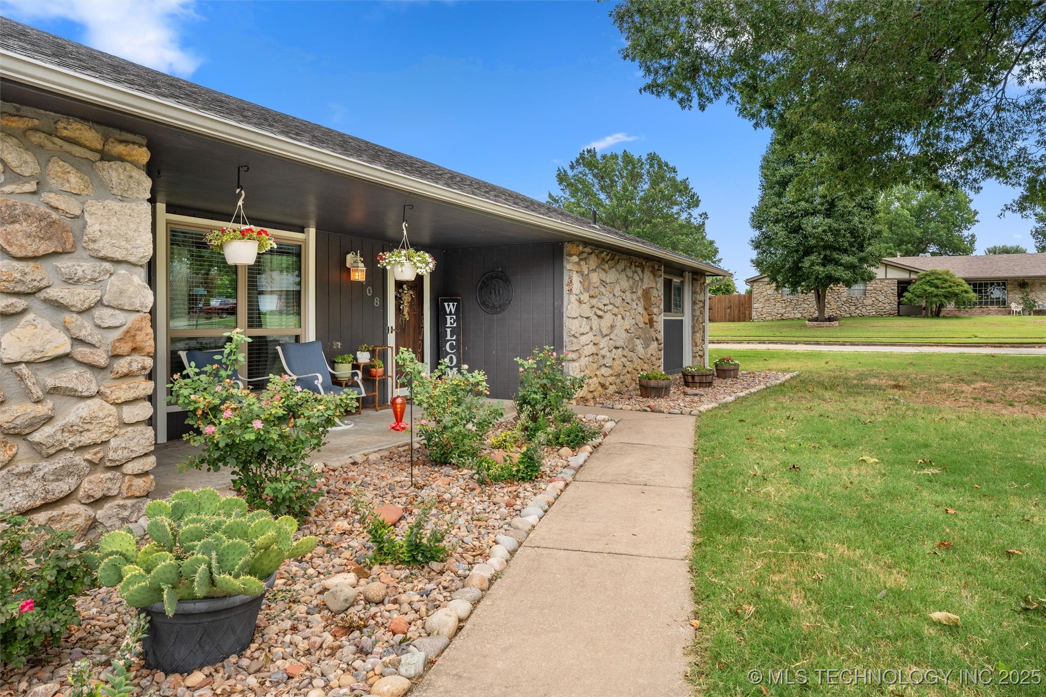 1408 Meadowcrest Court Property Photo 1