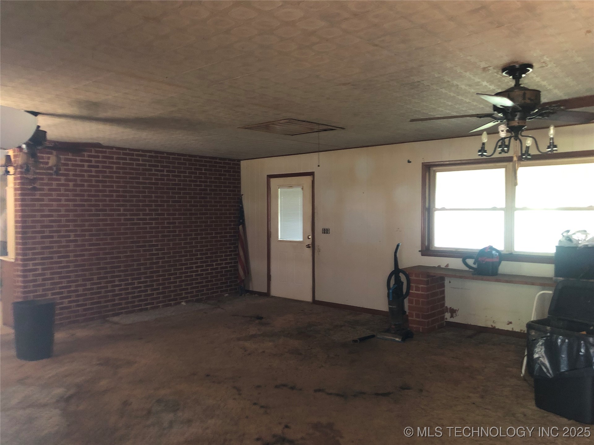 16590 S 257th West West Avenue Property Photo 5