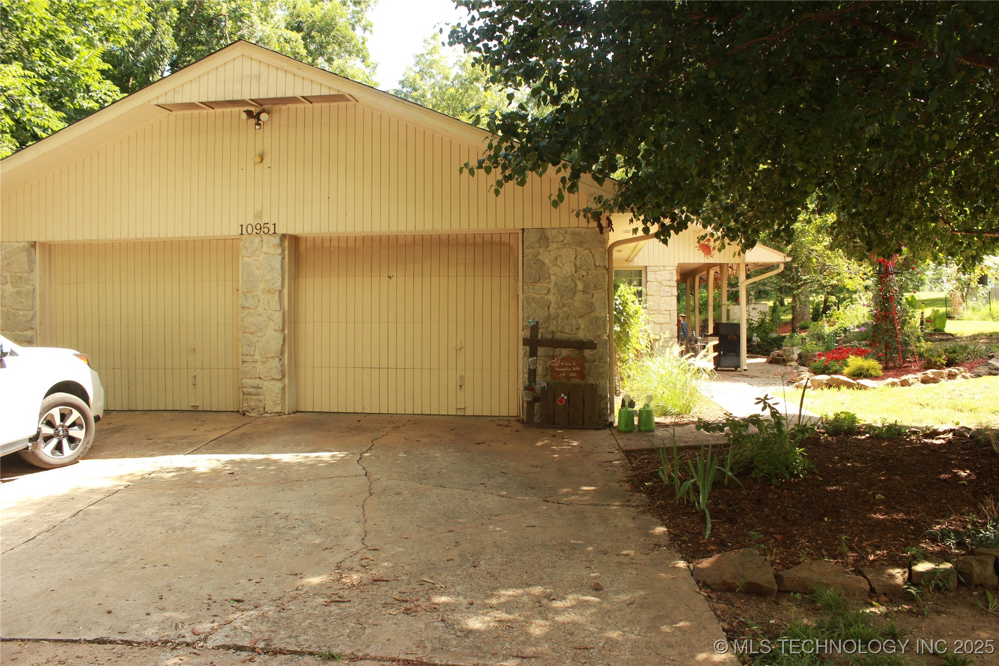 10951 S 209th East Avenue Property Photo 1