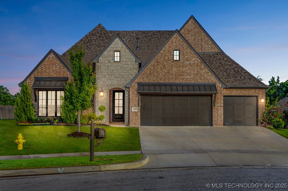 11408 S Oak Court Property Photo 1