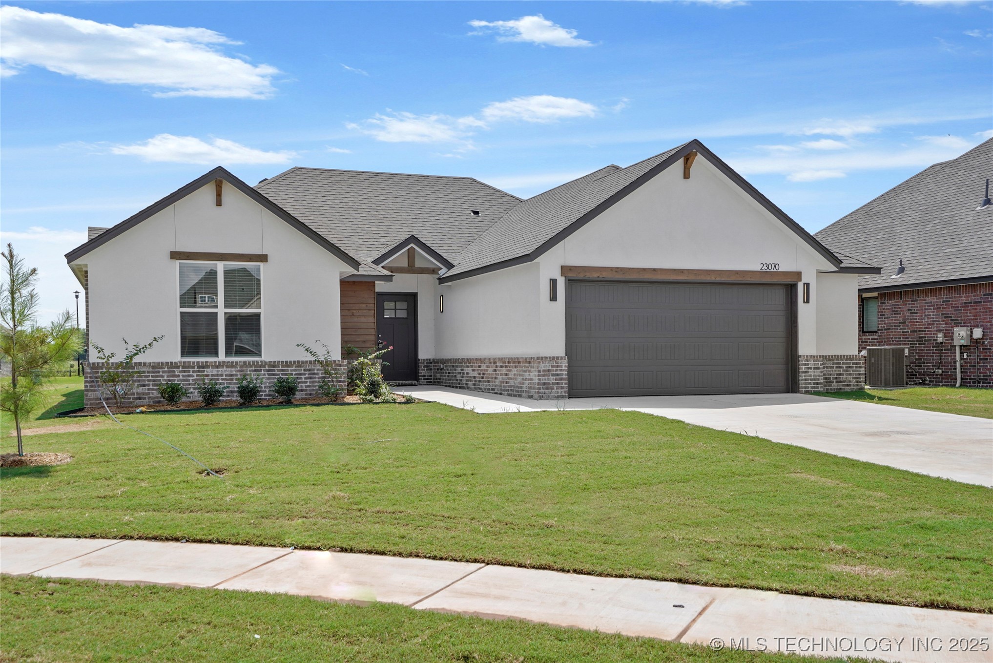 23070 E 106th Place S Property Photo 1
