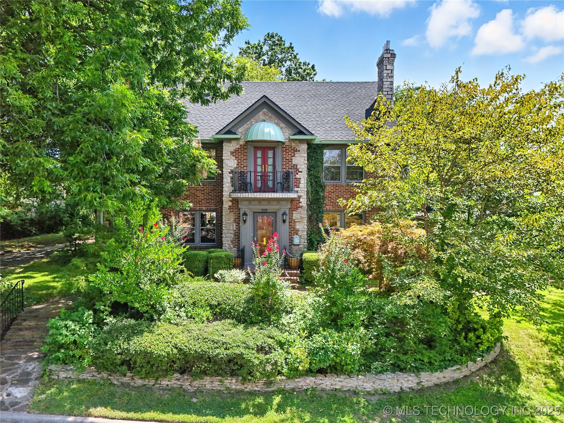 640 W 14th Street Property Photo 1