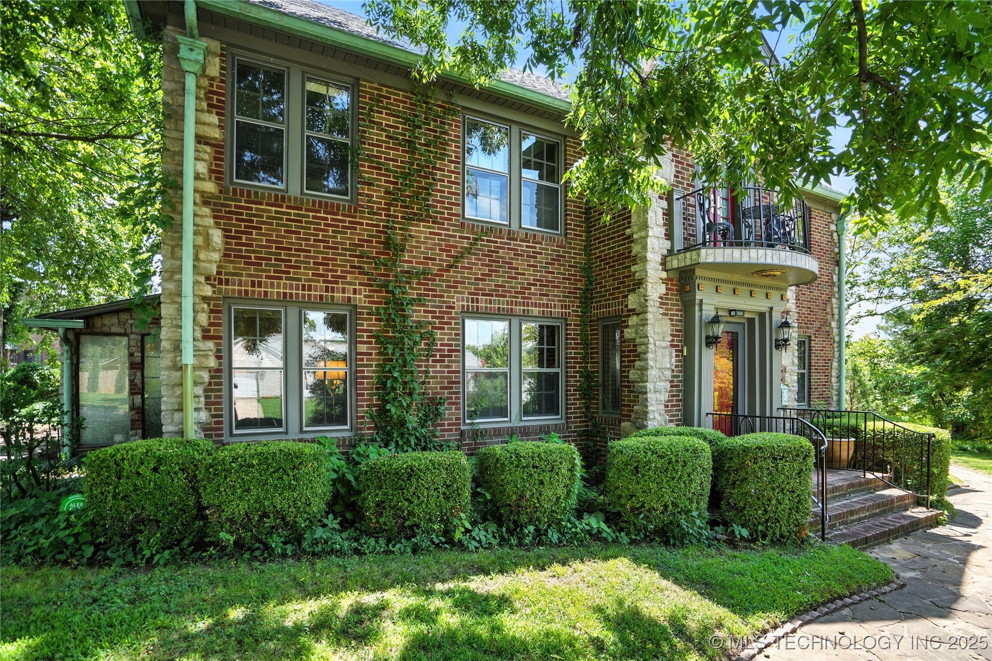 640 W 14th Street Property Photo 4