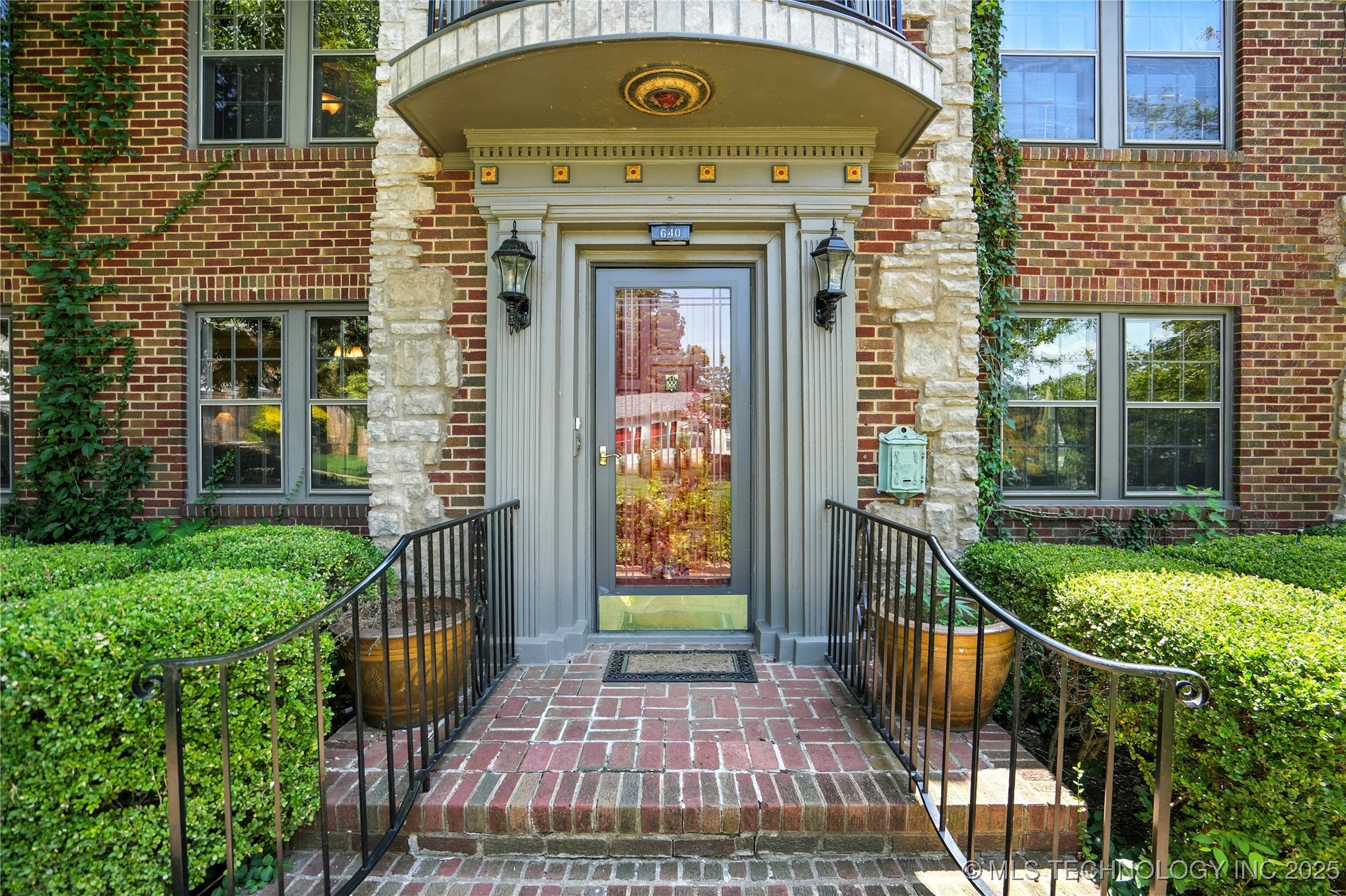 640 W 14th Street Property Photo 5